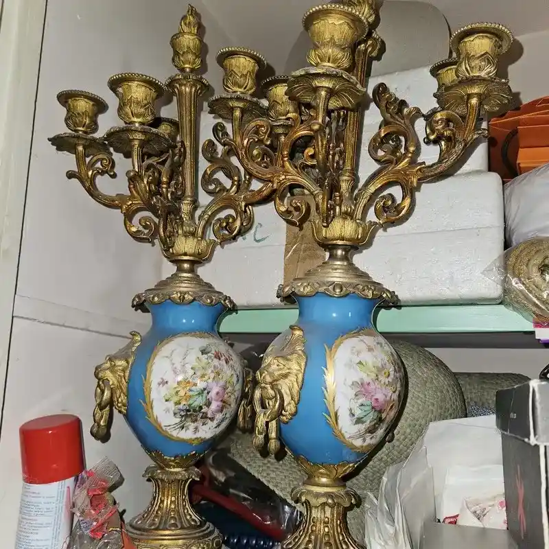 Objets d'art et de collection rares découverts lors d'un débarras de succession